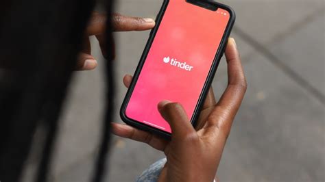 Come funziona Tinder, il sito e lapp di incontri più famosa